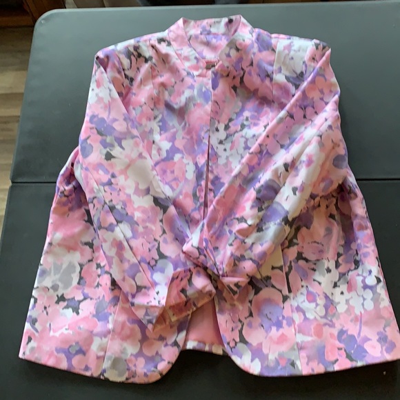 Jacket and skirt - Picture 2 of 3